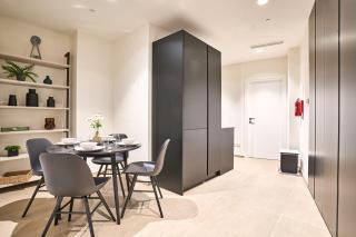 Cosy One-Bedroom Apartment in Mercury Tower by Zaha Hadid - 4