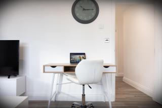 Hatfield Haven - Modern 2-Bed Retreat near Uni, Business Park & City Center, FREE Parking, Big savings on Longer Stays - Hatfield - 8