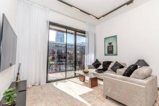 Luxury Apartment in Oakley Square Residences, JVC - Dubai - 9