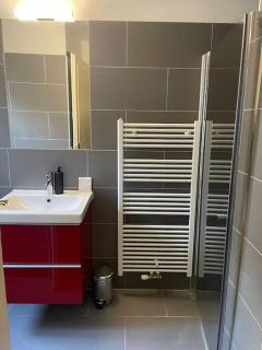 Tranquil City Retreat - 2