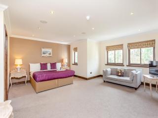 Stag Manor - Kirkhill - 2