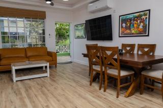 Sea and Summit Suite #1 - Roseau - 5