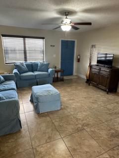 Waterfront corner 2/1 Apt - North Palm Beach - 7
