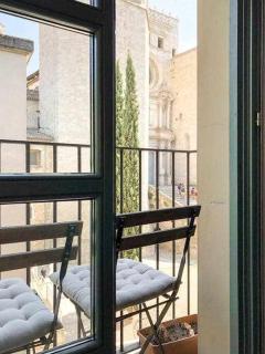 Modern apt in old town w cathedral views - Girona - 2