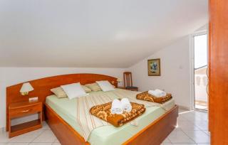 Guest House Lucija - Rab - 1