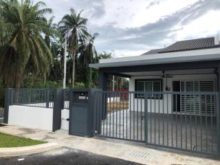 SK Villa's Homestay Kota Warisan, Dengkil, KLIA - Sepang - 0
