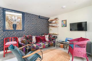Host & Stay - Foundry Colours - Brighton & Hove - 9