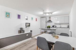 Charming Two Bed - Two Bath Apt - Headingley - 8