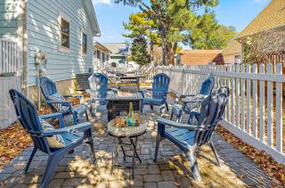 Walk to the Beach at the Blue House! EV Cgr, Pets! - Ocean City - 2