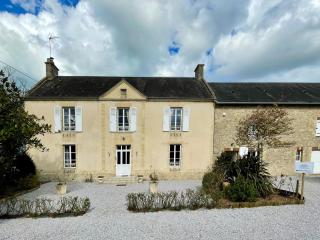 Les chambres d'Omaha Beach Etablissement avec deux chambres d'hôtes, petit-déjeuner compris fait-maison et produits locaux - 0