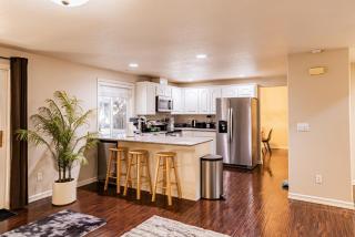 Backyard hot tub for your family - Vancouver - 6