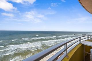 Glorious Oceanfront Escape, 1BR Condo with Private Balcony at Wyndham Oceanwalk - Daytona Beach - 2