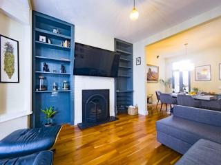 Bright Two-Story House by Mile End Park I PTK - Londra - 9