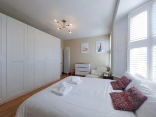 Bright Two-Story House by Mile End Park I PTK - Londra - 7