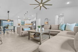 Experience Tranquility, Heated Pool, Bicycles -Villa Slow M - Cape Coral - 1