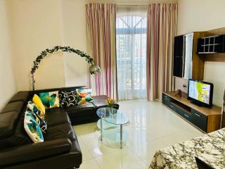 Seaside Spinola APT in St Julians, Queen beds - 5