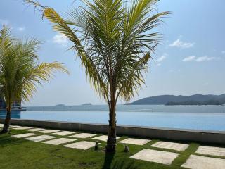 JQ Sea & Sunset view, 25th floor, Swimming Pool, byMGSabah - Kota Kinabalu - 4