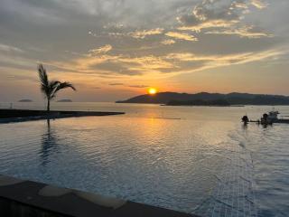 JQ Sea & Sunset view, 25th floor, Swimming Pool, byMGSabah - 3