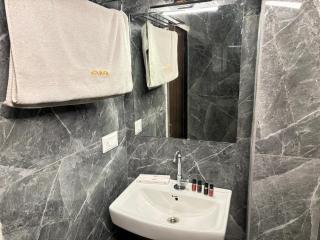 Hotel Nirvana Lakeside - 2