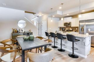 10 Mi to Fort Carson Newly Built Townhome! - 9