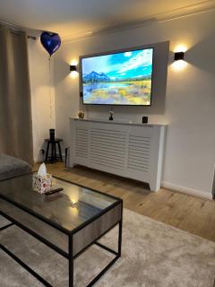 Wheel chair friendly, City centre, northern general, PS5, workstation - Neepsend - 0
