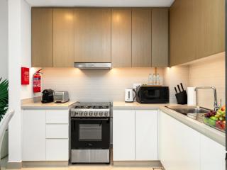 Brand New! Dubai Eye & JBR Beach Panorama! - 1