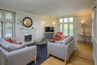 Luxurious Home in Cheltenham Private Parking - - 6