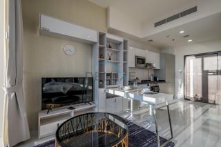 Pleasing Studio Apartment in Miraclz Tower, Arjan-Dubailand by Deluxe Holiday Homes - 4