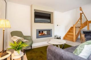 The Lodge Private Parking & Garden - - 9