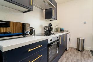 1-Bed Apartment with Sofa Bed in West Kilbride - Long Stays - Free Parking - 8