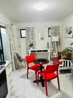 Self catering one bedroom cottage - 9
