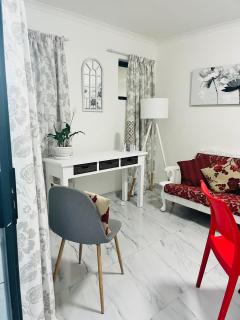 Self catering one bedroom cottage - 6