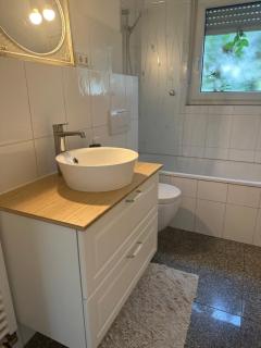 Moderne Ferienwohnung voll möbliert und zentral - Dortmund - 3