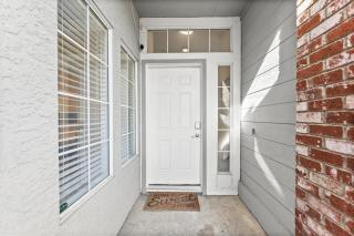 Recently Upgraded House with King Suite, quiet NBHD, Fast Wifi, and Yard - 6