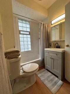 Charming 2BR Home with Office - Cleveland - 2