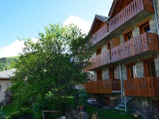 Chalet 5 pièces, 8 pers, au coeur de St Martin de Belleville, proche pistes et commodités - FR-1-452-65 - 8