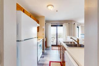 Renaissance Tower 816C - 4