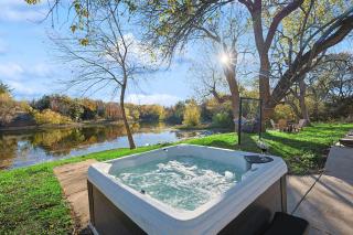Luxurious 6BR 3BA Villa with Hot Tub - 0