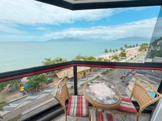 Apt Pé na Areia com Espaço Gourmet na Varanda - Caraguatatuba - 0