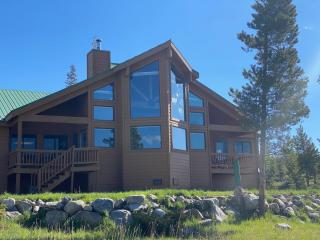 Take a break from it all escape to the mountains - 9