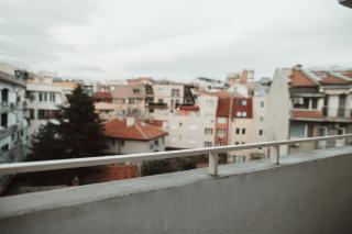 Apartment Rhea Urban Escape with Terrace & Great Location - Plowdiw - 6