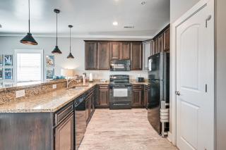 Walk to Shore Myrtle Beach Home with Pool Access! - Myrtle Beach - 5