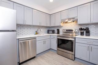 Entire Home with Washer, Dryer and Smart TV - 30 Min NYC - East Orange - 8