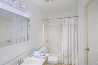 Grand Caribbean West 314 ocean view sleeps 6 - 4