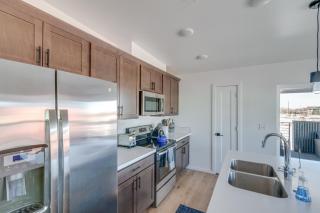 Modern Bozeman Condo with Balcony and Mountain Views! - Bozeman - 2