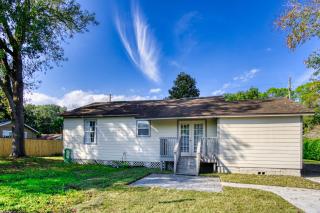 Summer Spot! Glam it Up Cottage 5min drive to San Marco Sleeps 9 - 5