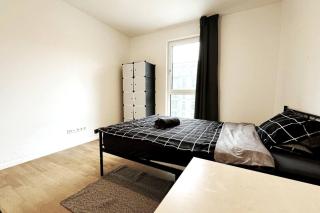 HolidayHome Apartments I Spacious 20sqm Room in Berlin-Lichtenberg - Berlino - 3