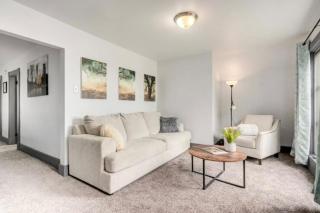 Oakwoods 1BR Suite in Bankview - 5