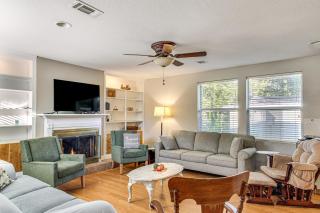 7 Mi to Pensacola Beach Home with Pet-Friendly Yard - 0