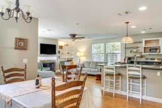7 Mi to Pensacola Beach Home with Pet-Friendly Yard - 6